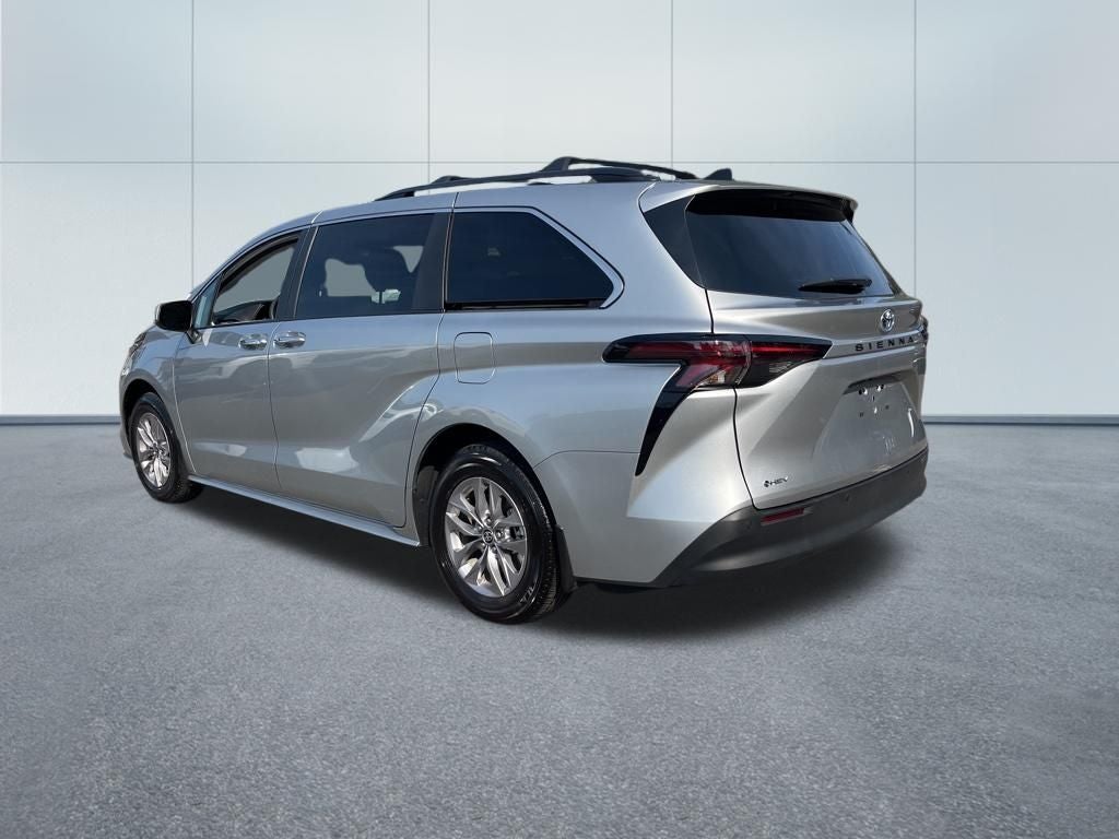 2025 Toyota Sienna XLE 8 Passenger