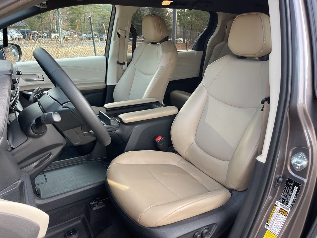 2021 Toyota Sienna XLE