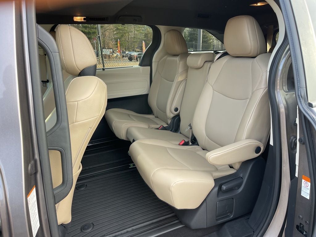 2021 Toyota Sienna XLE