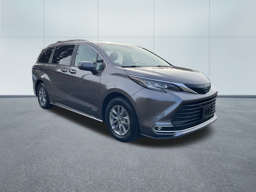 2021 Toyota Sienna XLE