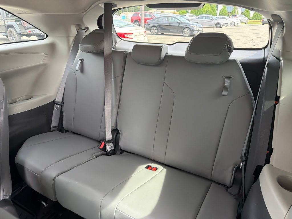 2021 Toyota Sienna XLE 7 Passenger