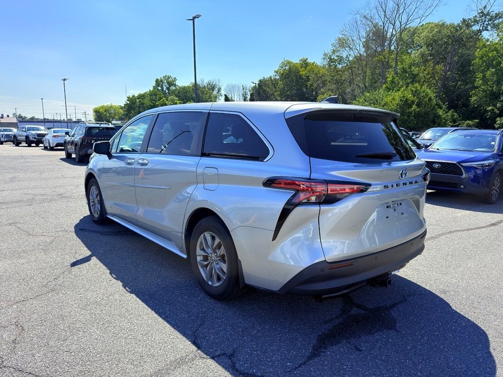 2021 Toyota Sienna XLE 7 Passenger