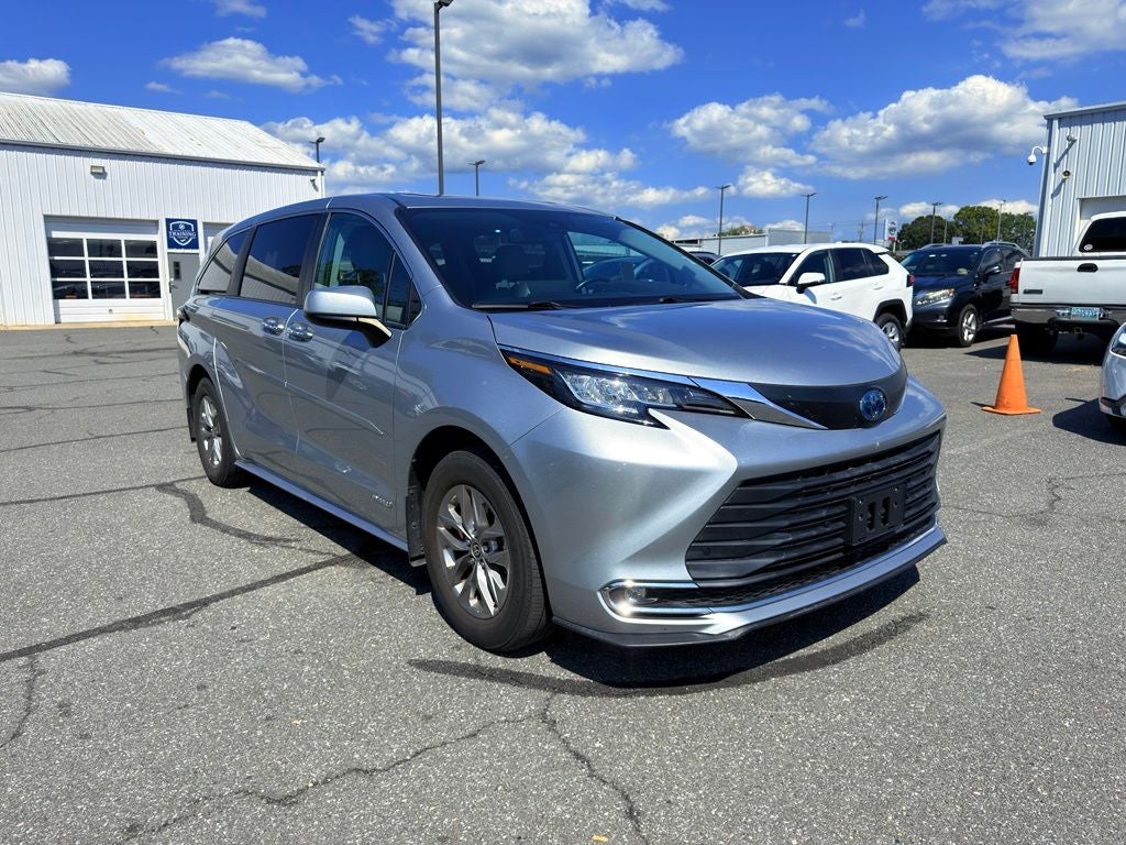 2021 Toyota Sienna XLE 7 Passenger
