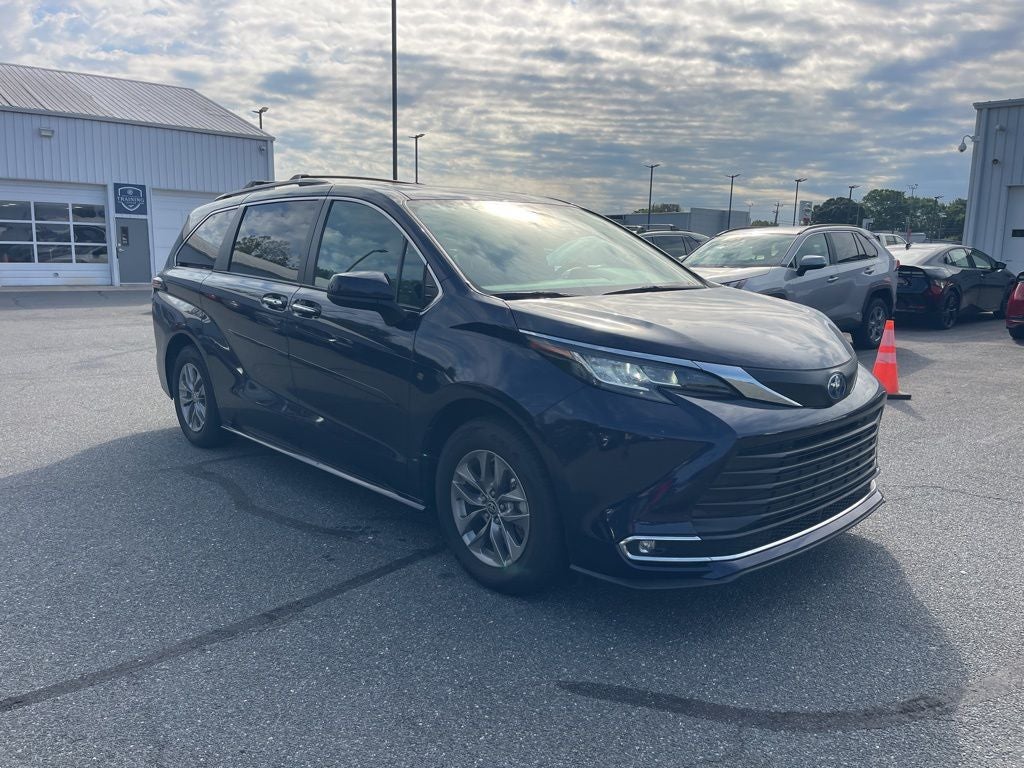 2023 Toyota Sienna XLE 7 Passenger
