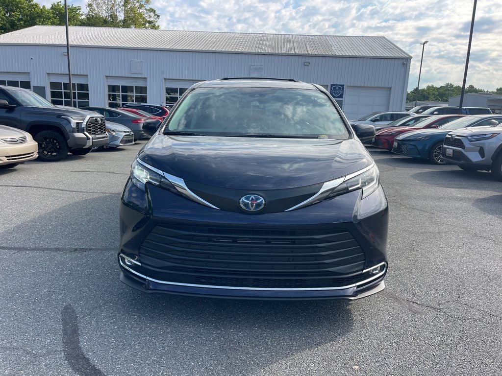 2023 Toyota Sienna XLE 7 Passenger