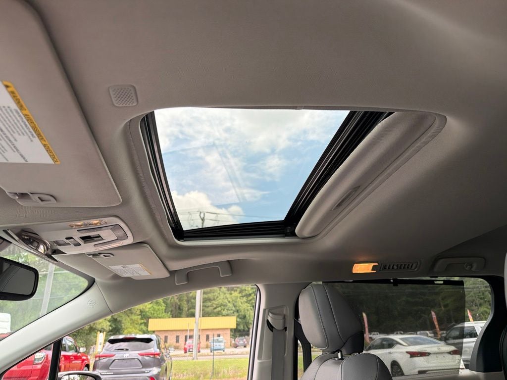 2024 Toyota Sienna XLE 7 Passenger
