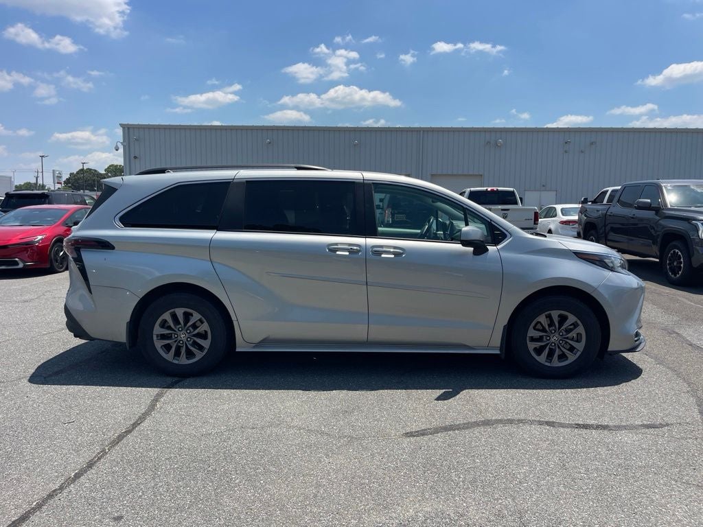 2024 Toyota Sienna XLE 7 Passenger