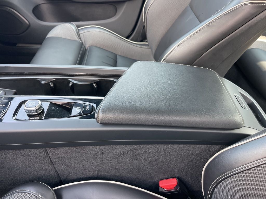 2024 Volvo S60 B5 Plus Black Edition