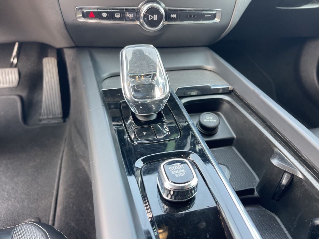 2024 Volvo S60 B5 Plus Black Edition