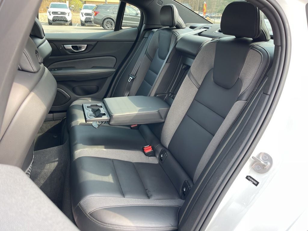 2024 Volvo S60 B5 Plus Black Edition
