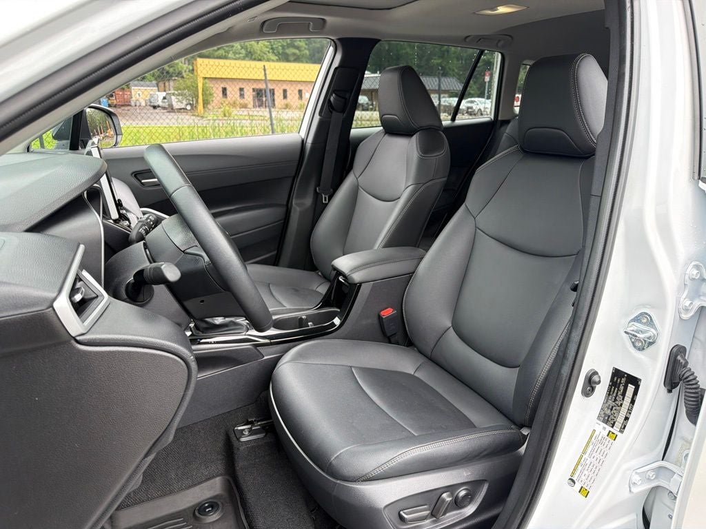 2025 Toyota Corolla Cross XLE