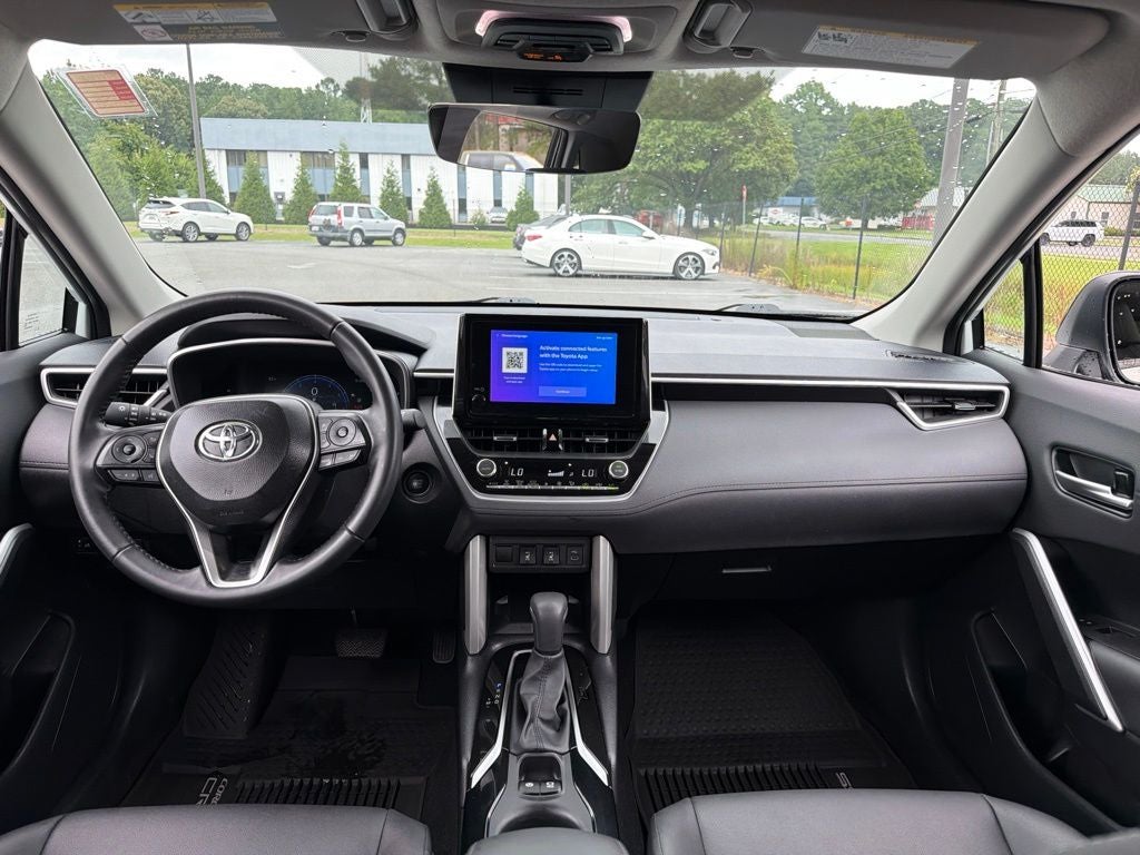 2025 Toyota Corolla Cross XLE