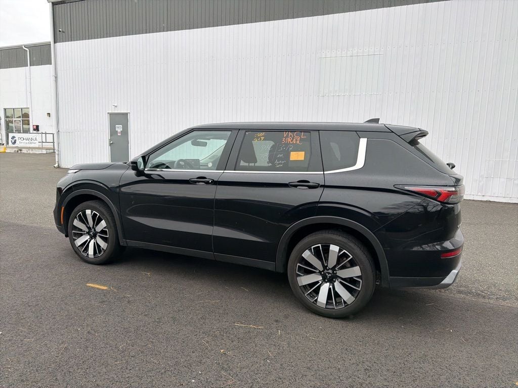 2025 Mitsubishi Outlander SE