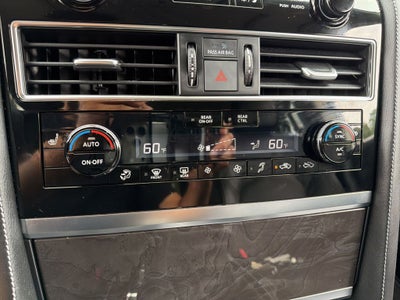 2023 INFINITI QX80 LUXE