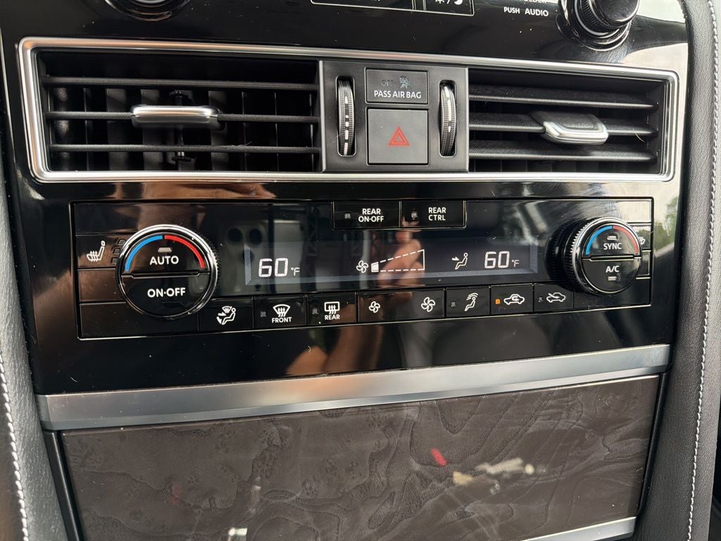 2023 INFINITI QX80 LUXE