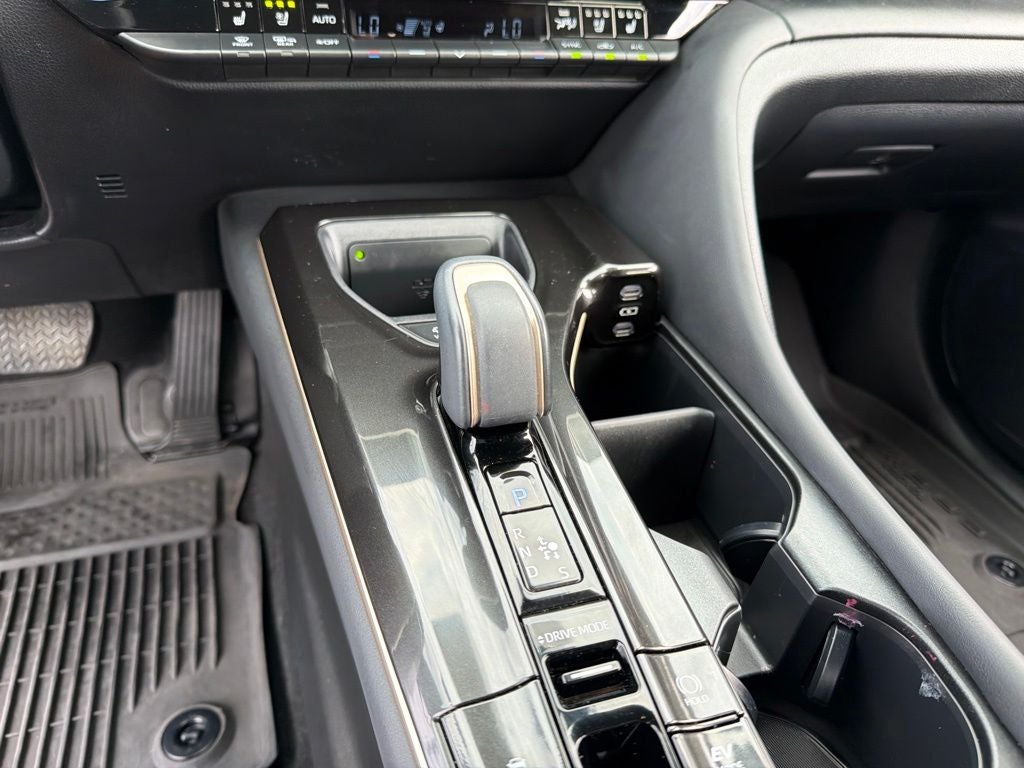 2025 Toyota Crown Signia Limited