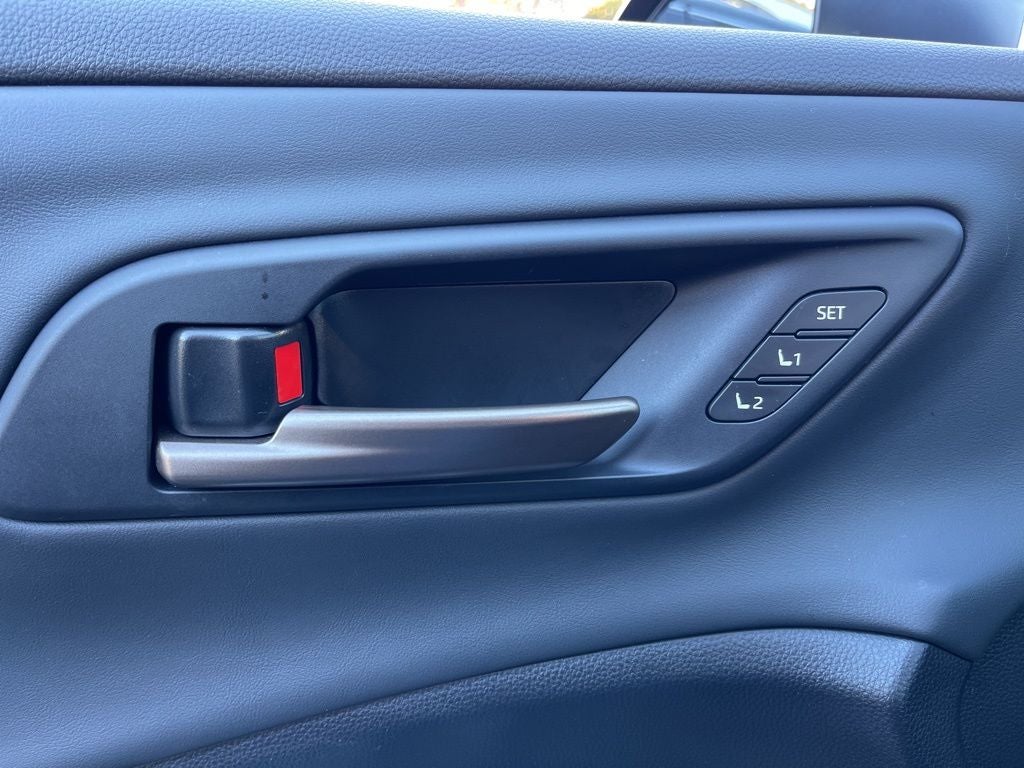 2025 Toyota Crown Signia Limited