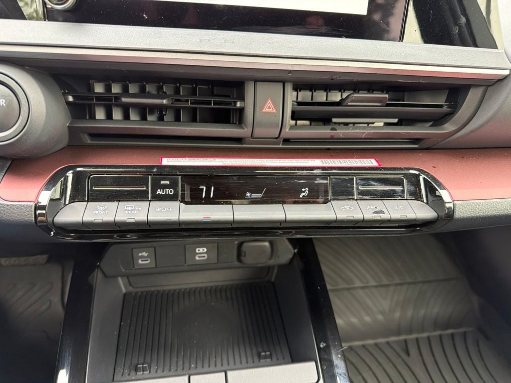 2024 Toyota Prius Prime SE