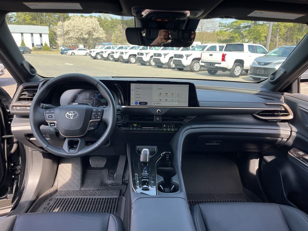 2025 Toyota Crown Platinum