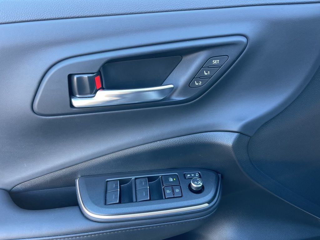 2023 Toyota Crown Platinum