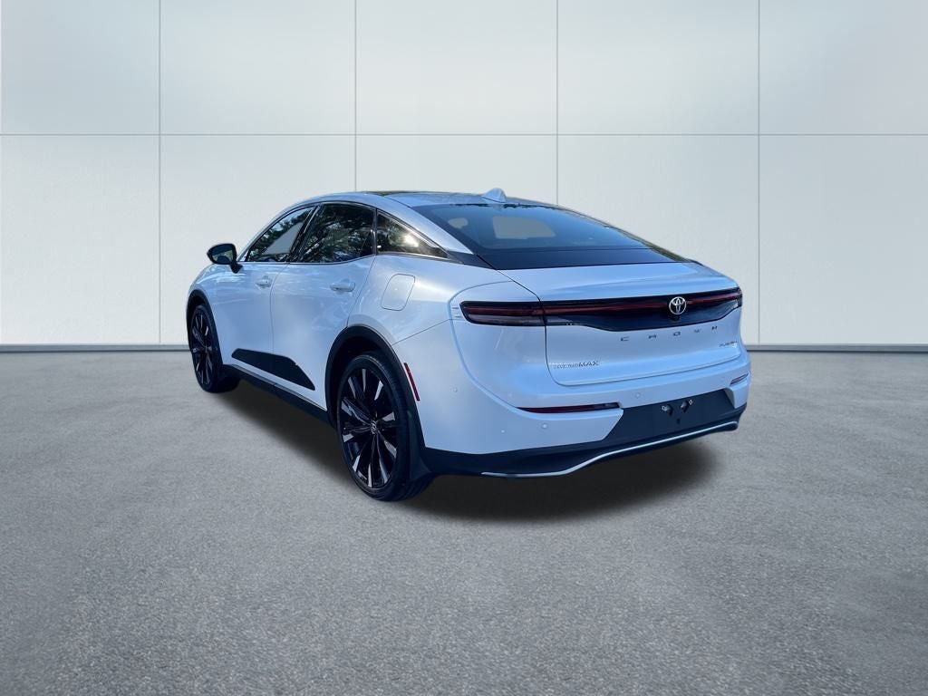 2023 Toyota Crown Platinum