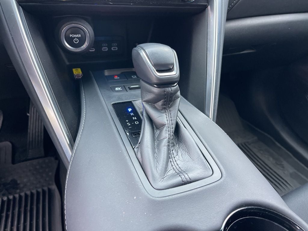 2023 Toyota Venza LE