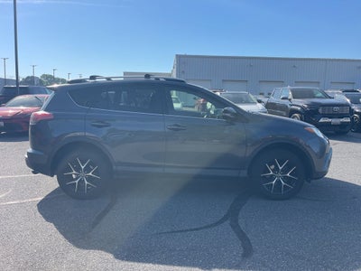 2017 Toyota RAV4 SE
