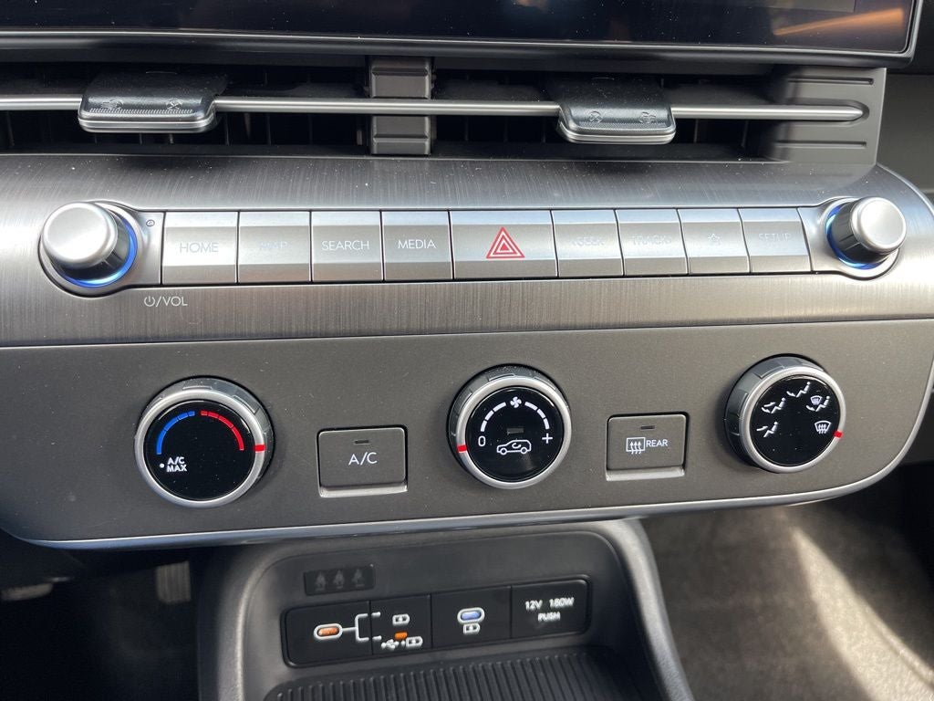 2025 Hyundai Kona SE