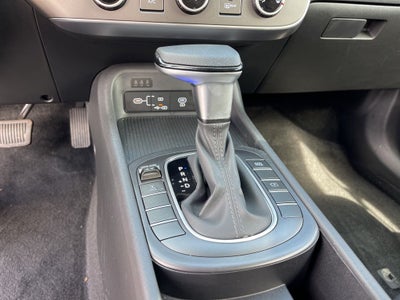 2025 Hyundai Kona SE