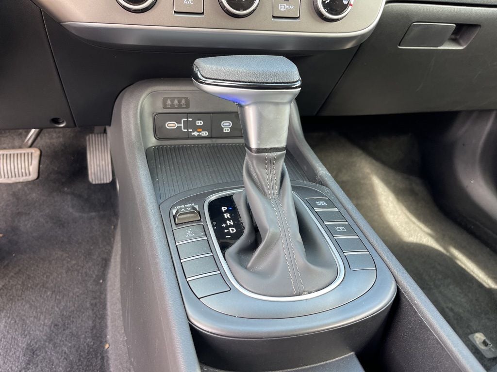 2025 Hyundai Kona SE