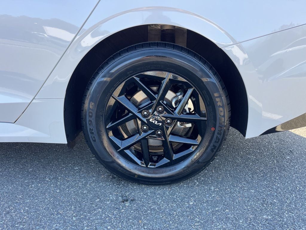 2025 Kia K5 LXS