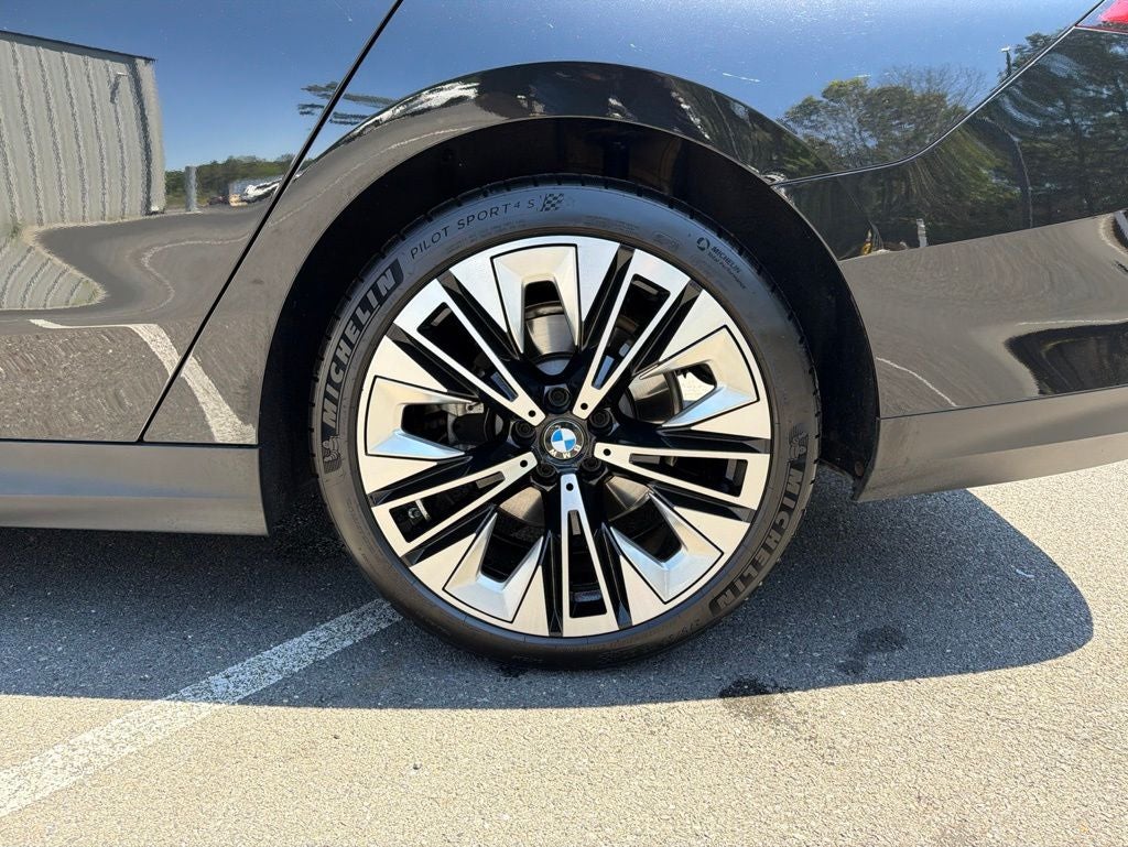 2025 BMW 5 Series 530i xDrive
