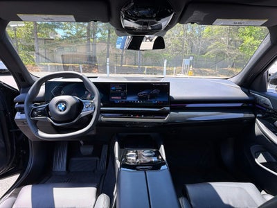 2025 BMW 5 Series 530i xDrive