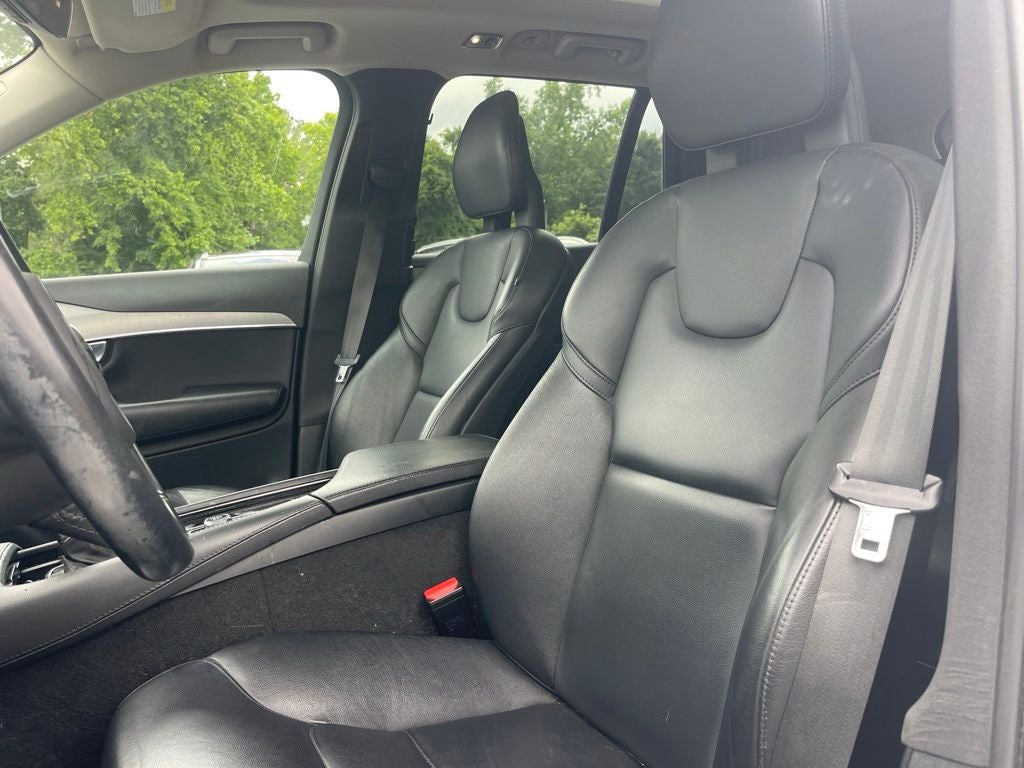 2021 Volvo XC90 T5 Momentum