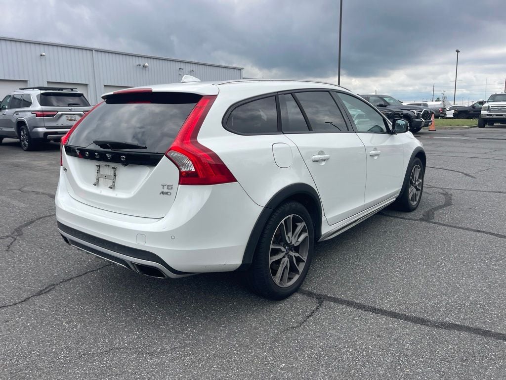 2016 Volvo V60 Cross Country T5