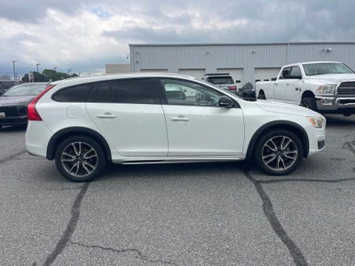 2016 Volvo V60 Cross Country T5