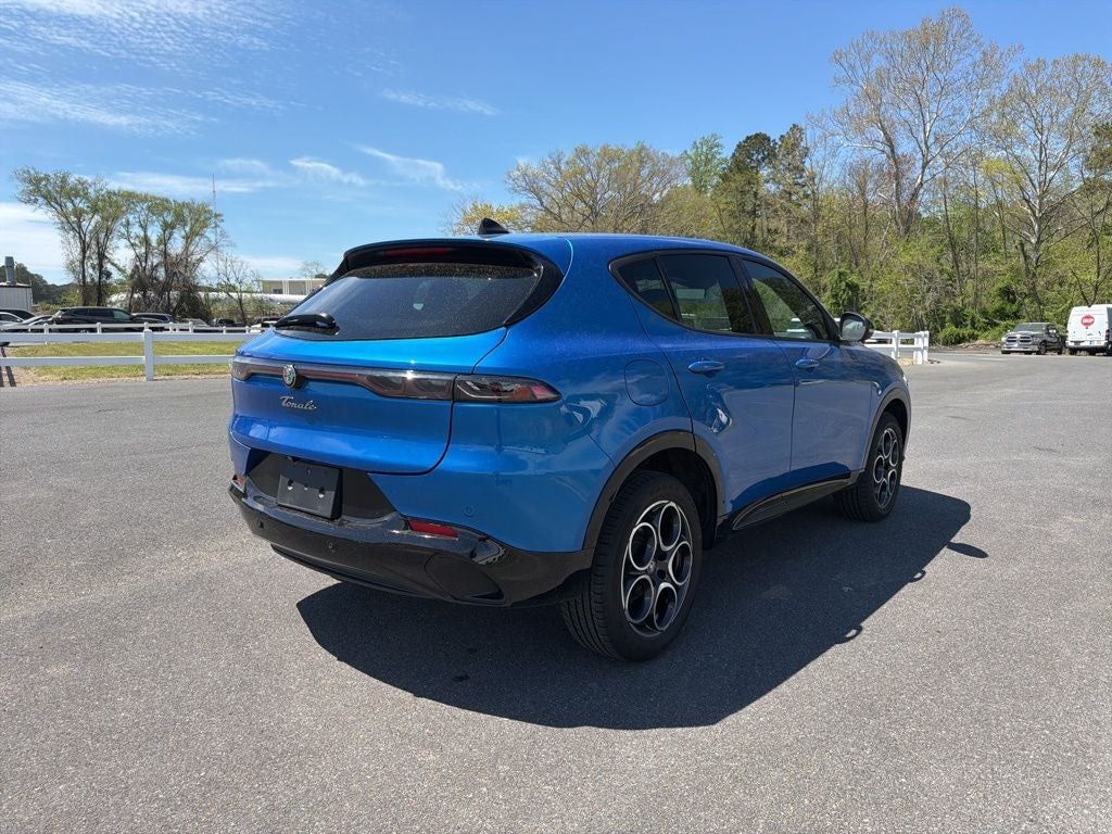 2025 Alfa Romeo Tonale Base