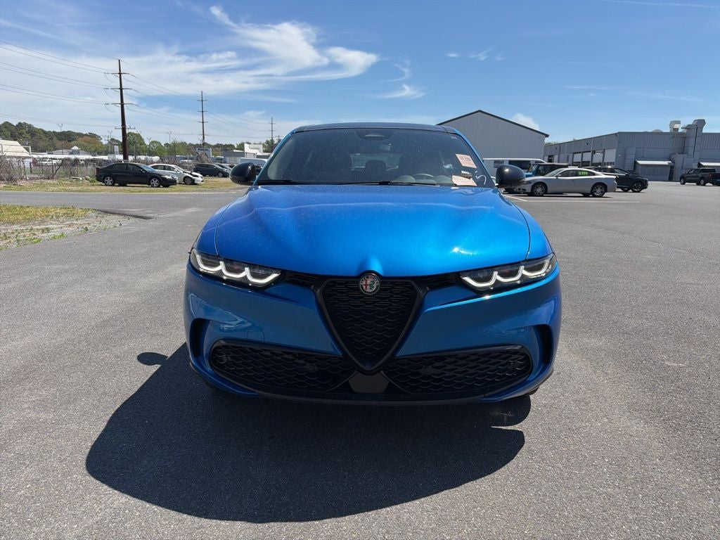 2025 Alfa Romeo Tonale Base
