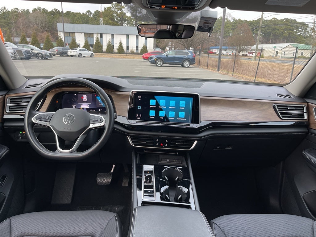 2024 Volkswagen Atlas 2.0T SE w/Technology