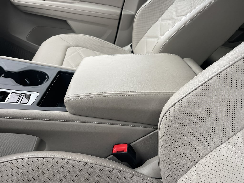 2025 Volkswagen Atlas 2.0T SE