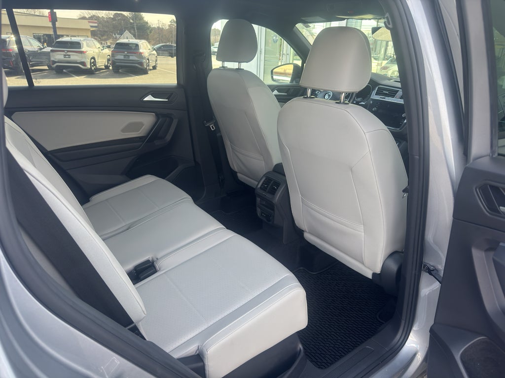 2021 Volkswagen Tiguan SE R-Line Black