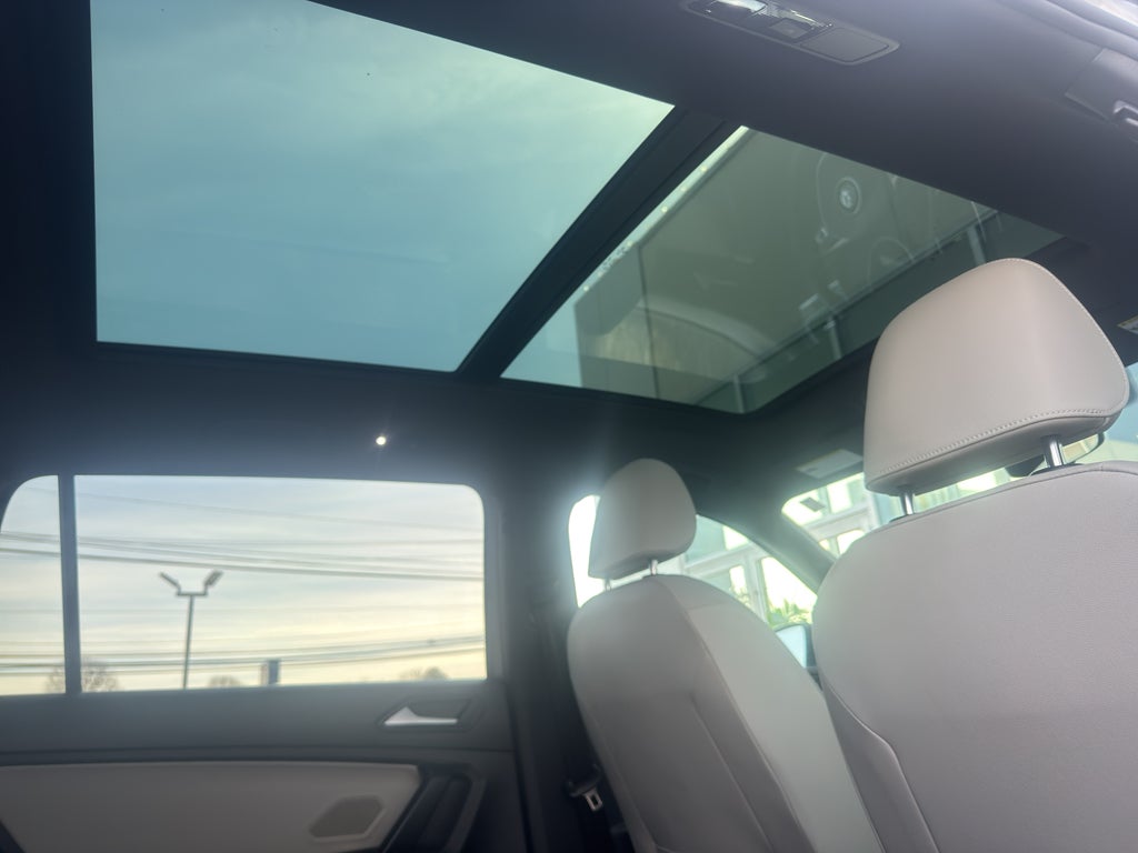 2021 Volkswagen Tiguan SE R-Line Black