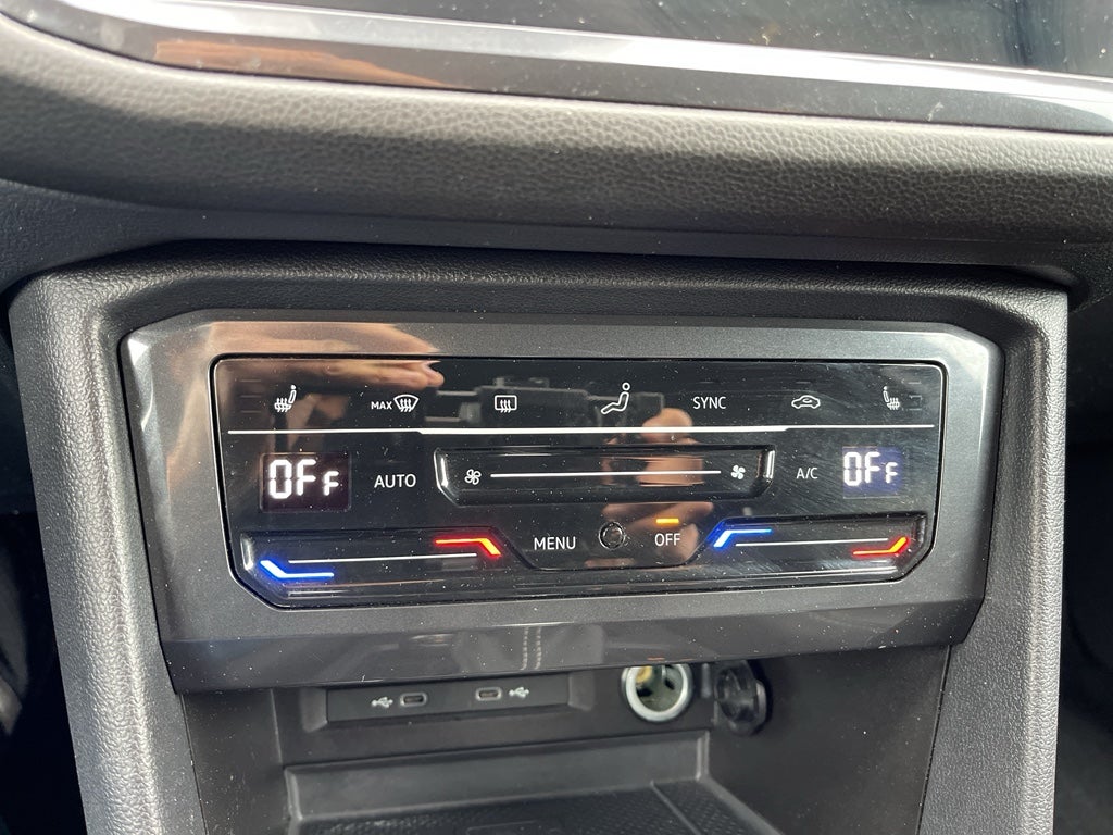 2023 Volkswagen Tiguan SE R-Line Black