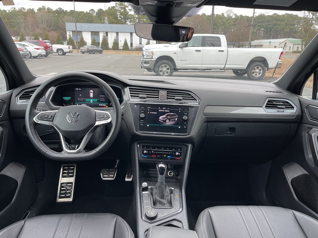 2023 Volkswagen Tiguan SE R-Line Black