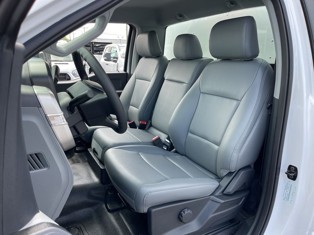 2025 Ford F-550SD XL 16' Duracube Box DRW