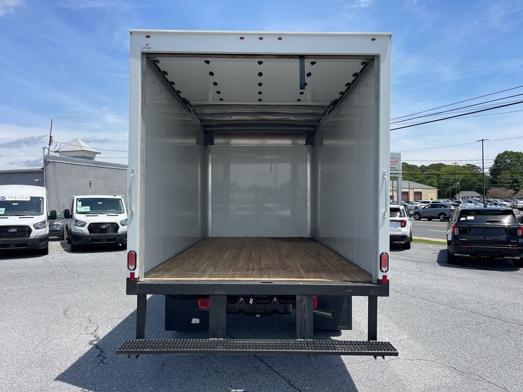 2025 Ford F-550SD XL 16' Supreme Box Truck DRW