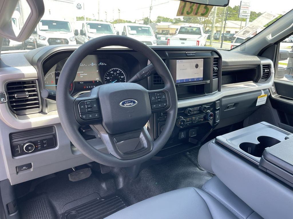 2025 Ford F-550SD XL 16' Supreme Box Truck DRW