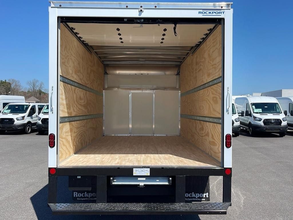 2026 Ford E-350SD Base 16' Dry Freight w/ Ramp Cutaway