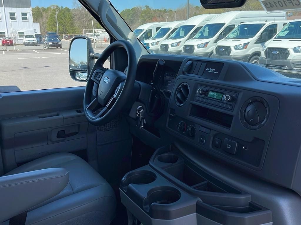 2026 Ford E-350SD Base 16' Dry Freight w/ Ramp Cutaway