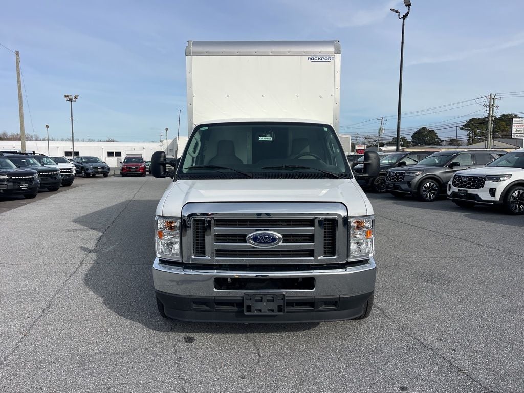 2025 Ford E-350SD Base 14' Box Truck w/ Ramp Cutaway